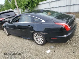 2019 Jaguar XJ R-Sport with VIN SAJWJ1CD1K8W18574, listed as a Copart auction lot 65041445 with 101,072 mi miles and Clean title. Bid and sale history available at DreamBid. Image 2.