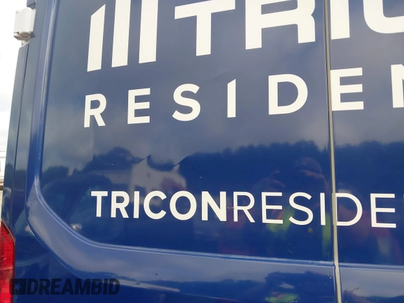 2020 Ford Transit Cargo z VIN 1FTBR1C8XLKB52205, wystawiony jako IAAI lot #42514128 z przebiegiem 103 583 mil mil oraz . Historia ofert i sprzedaży dostępna na DreamBid. Obrazek 18.