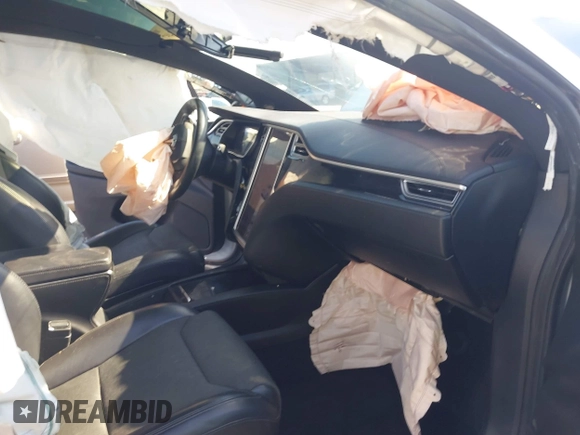 2016 Tesla Model X 70D with VIN 5YJXCAE21GF033123, listed as a IAAI auction lot 39813497 with 162,509 mi miles and . Bid and sale history available at DreamBid. Image 5.