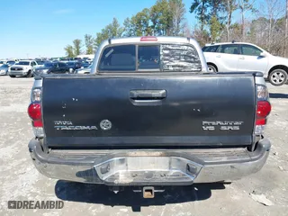 2014 Toyota Tacoma PreRunner with VIN 5TFJU4GNXEX061808, listed as a IAAI auction lot 41585931 with 214,240 mi miles. Bid and sale history available at carsss.com. Image 16.