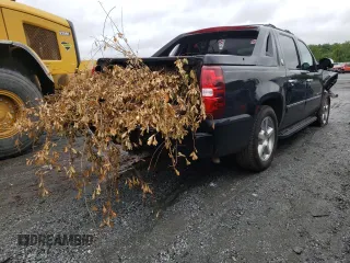 2013 Chevrolet Avalanche LTZ z VIN 3GNMCGE04DG340593, wystawiony jako Copart lot #57984385 z przebiegiem 169 702 mil mil oraz Szkoda całkowita • Salvage title. Historia ofert i sprzedaży dostępna na DreamBid. Obrazek 3.