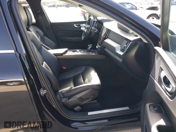 2020 Volvo XC60 Momentum z VIN YV4102RK9L1474206, wystawiony jako IAAI lot #41731881 z przebiegiem 77 908 mil mil oraz . Historia ofert i sprzedaży dostępna na DreamBid. Obrazek 5.