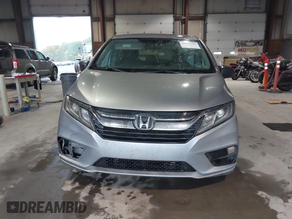 2018 Honda Odyssey LX with VIN 5FNRL6H21JB067863, listed as a IAAI auction lot 40432996 with 224,723 mi miles. Bid and sale history available at carsss.com. Image 12.