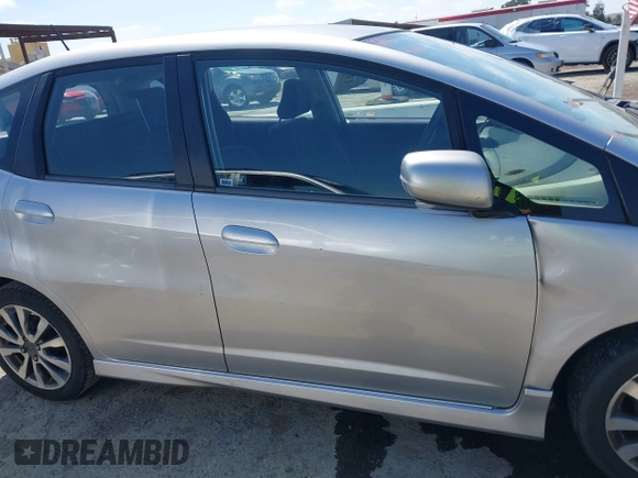 2013 Honda Fit Sport with VIN JHMGE8H51DC005760, listed as a IAAI auction lot 42040427 with 184,375 mi miles. Bid and sale history available at carsss.com. Image 13.