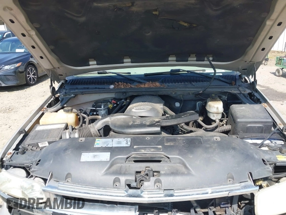 2004 Chevrolet Tahoe LT with VIN 1GNEK13Z64J292910, listed as a IAAI auction lot 42570170 with 309,679 mi miles and . Bid and sale history available at DreamBid. Image 6.