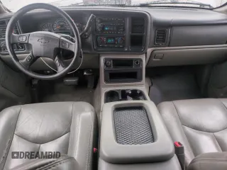 2004 Chevrolet Suburban Z71 z VIN 3GNFK16Z44G305168, wystawiony jako Copart lot #53900955 z przebiegiem 186 770 mil mil oraz Szkoda całkowita • Salvage title. Historia ofert i sprzedaży dostępna na DreamBid. Obrazek 8.