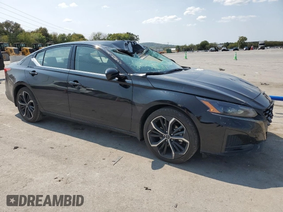 2024 Nissan Altima SR z VIN 1N4BL4CV0RN418238, wystawiony jako Copart lot #70917854 z przebiegiem 10 936 mil mil oraz Szkoda całkowita • Salvage title. Historia ofert i sprzedaży dostępna na DreamBid. Obrazek 4.