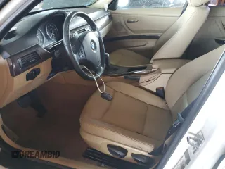 2006 BMW 3 Series 325i z VIN WBAVB135X6PT24700, wystawiony jako Copart lot #59747265 z przebiegiem 202 609 mil mil oraz Czysty tytuł • Clean title. Historia ofert i sprzedaży dostępna na DreamBid. Obrazek 7.