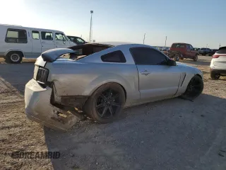 2006 Ford Mustang GT Deluxe z VIN 1ZVFT82H065132980, wystawiony jako Copart lot #52818745 z przebiegiem 207 854 mil mil oraz Szkoda całkowita • Salvage title. Historia ofert i sprzedaży dostępna na DreamBid. Obrazek 3.
