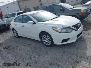 2016 Nissan Altima 2.5 SR with VIN 1N4AL3AP4GN327514, listed as a IAAI auction lot 41730732 with 70,160 mi miles. Bid and sale history available at carsss.com. Image 1.