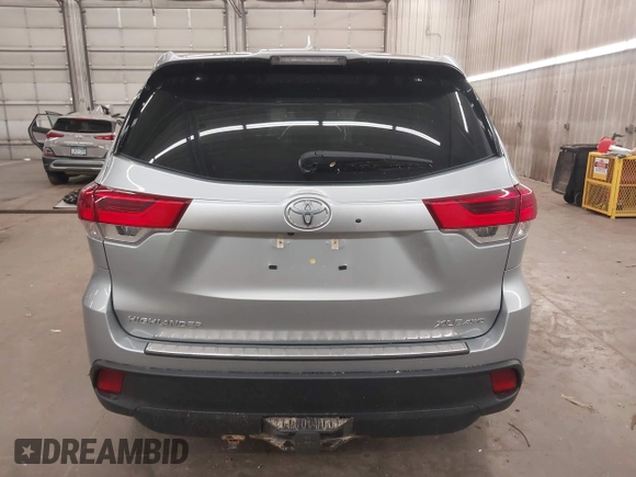 2019 Toyota Highlander SE with VIN 5TDJZRFH4KS612004, listed as a IAAI auction lot 42294935 with 47,603 mi miles and . Bid and sale history available at DreamBid. Image 17.