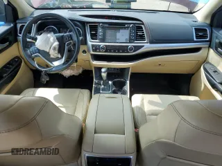 2018 Toyota Highlander SE z VIN 5TDJZRFH8JS494912, wystawiony jako Copart lot #57779415 z przebiegiem 131 362 mil mil oraz Szkoda całkowita • Salvage title. Historia ofert i sprzedaży dostępna na DreamBid. Obrazek 8.