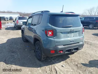 2018 Jeep Renegade Trailhawk with VIN ZACCJBCB2JPH11780, listed as a IAAI auction lot 41776536 with 86,894 mi miles. Bid and sale history available at carsss.com. Image 3.