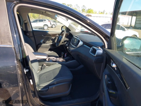 2016 Kia Sorento LX with VIN 5XYPG4A56GG140800, listed as a IAAI auction lot 41828064 with 174,113 mi miles. Bid and sale history available at carsss.com. Image 5.