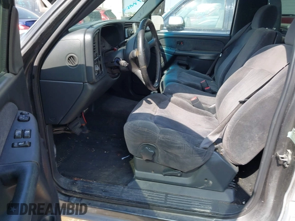 2004 Chevrolet Silverado 1500 LS with VIN 1GCEC14T24Z215856, listed as a IAAI auction lot 41840514 with 137,747 mi miles. Bid and sale history available at carsss.com. Image 8.