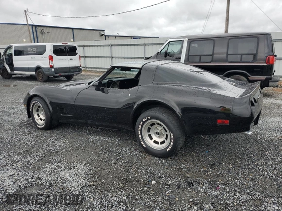 1981 Chevrolet Corvette z VIN 1G1AY8763BS401984, wystawiony jako Copart lot #58464195 z przebiegiem 33 180 mil mil oraz Czysty tytuł • Clean title. Historia ofert i sprzedaży dostępna na DreamBid. Obrazek 2.