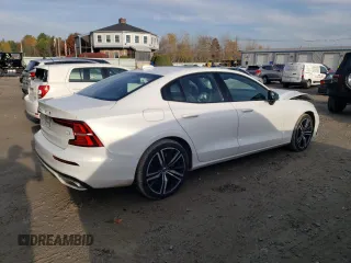 2022 Volvo S60 R-Design with VIN 7JRBR0FM5NG173957, listed as a Copart auction lot 77726584 with 27,456 mi miles and Salvage Title. Bid and sale history available at carsss.com. Image 3.