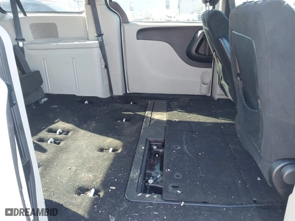 2016 Dodge Grand Caravan SXT with VIN 2C4RDGCG2GR390001, listed as a IAAI auction lot 41943622 with 127,328 mi miles. Bid and sale history available at carsss.com. Image 8.