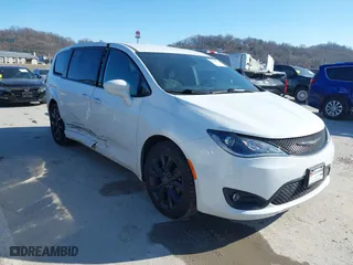 2020 Chrysler Pacifica Touring with VIN 2C4RC1FG0LR150239, listed as a IAAI auction lot 41412653 with 71,693 mi miles. Bid and sale history available at carsss.com. Image 1.