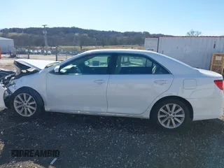 2014 Toyota Camry SE with VIN 4T1BK1FK2EU540026, listed as a IAAI auction lot 41678692 with 85,275 mi miles. Bid and sale history available at carsss.com. Image 13.