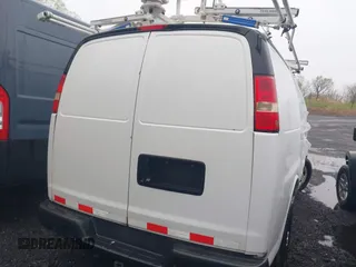 2015 Chevrolet Express Cargo Van with VIN 1GCWGFCF6F1152795, listed as a IAAI auction lot 41912147 with 101,265 mi miles. Bid and sale history available at carsss.com. Image 17.