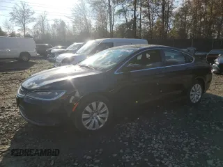 2015 Chrysler 200 LX z VIN 1C3CCCFB5FN592798, wystawiony jako Copart lot #79227704 z przebiegiem 115 116 mil mil oraz Szkoda całkowita • Salvage title. Historia ofert i sprzedaży dostępna na DreamBid. Obrazek 1.