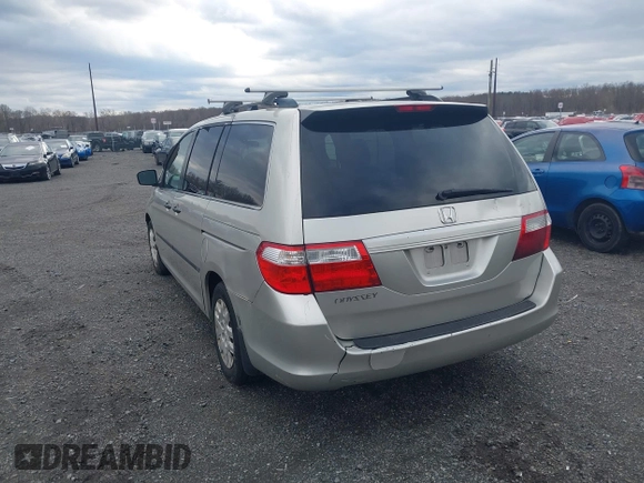 2006 Honda Odyssey LX with VIN 5FNRL38216B105808, listed as a IAAI auction lot 41737585 with 193,915 mi miles. Bid and sale history available at carsss.com. Image 3.