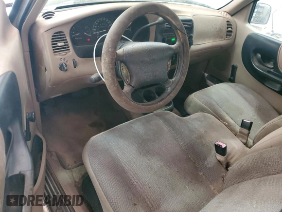 2000 Ford Ranger XL with VIN 1FTYR14V6YPB50394, listed as a Copart auction lot 52867215 with 220,325 mi miles and Clean Title. Bid and sale history available at DreamBid. Image 8.