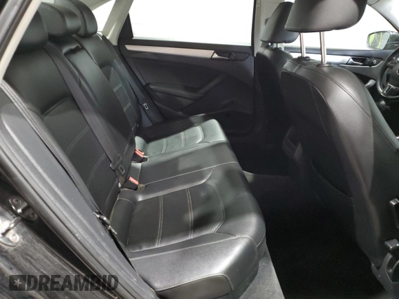 2012 Volkswagen Passat SE z VIN 1VWBP7A32CC075739, wystawiony jako Copart lot #51462155 z przebiegiem 246 675 mil mil oraz Czysty tytuł • Clean title. Historia ofert i sprzedaży dostępna na DreamBid. Obrazek 10.