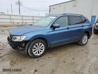 2018 Volkswagen Tiguan S with VIN 3VV1B7AX4JM098016, listed as a Copart auction lot 46230155 with 210,440 mi miles and Salvage Title. Bid and sale history available at carsss.com. Image 1.