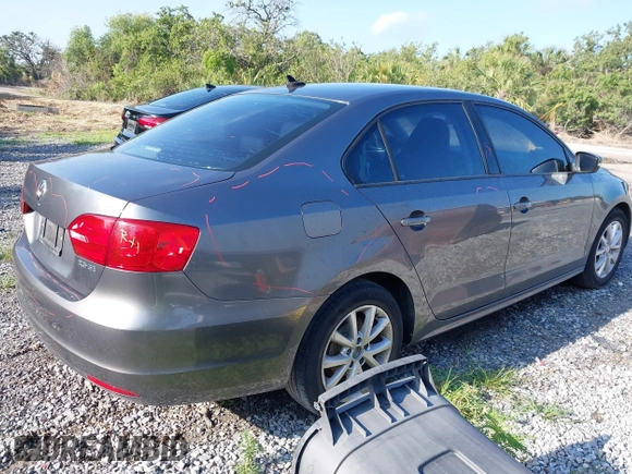 2012 Volkswagen Jetta SE с VIN 3VWDX7AJ3CM327942, выставлен на аукционе IAAI как лот 42146409 с пробегом 165 734 миль миль и . История ставок и продаж доступна на DreamBid. Изображение 4.