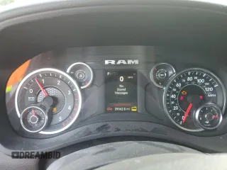 2024 Ram 2500 Big Horn z VIN 3C6UR5DL4RG181144, wystawiony jako Copart lot #52783665 z przebiegiem 39 062 mil mil oraz Czysty tytuł • Clean title. Historia ofert i sprzedaży dostępna na DreamBid. Obrazek 9.