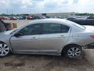 2009 Honda Accord EX-L z VIN 1HGCP26849A028250, wystawiony jako IAAI lot #42149706 z przebiegiem 191 294 mil mil oraz . Historia ofert i sprzedaży dostępna na DreamBid. Obrazek 15.