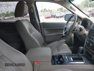 2005 Jeep Grand Cherokee Laredo с VIN 1J4HR48N95C702088, выставлен на аукционе IAAI как лот 42618348 с пробегом Не указан миль и . История ставок и продаж доступна на DreamBid. Изображение 5.