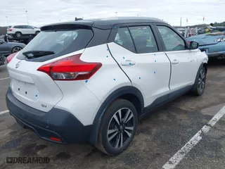 2018 Nissan Kicks SR with VIN 3N1CP5CU0JL510389, listed as a IAAI auction lot 41710875 with 48,001 mi miles. Bid and sale history available at carsss.com. Image 4.