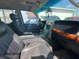 2003 Lincoln Navigator Ultimate with VIN 5LMFU27R83LJ21238, listed as a Copart auction lot 46644205 with 153,452 mi miles and Clean Title. Bid and sale history available at carsss.com. Image 5.