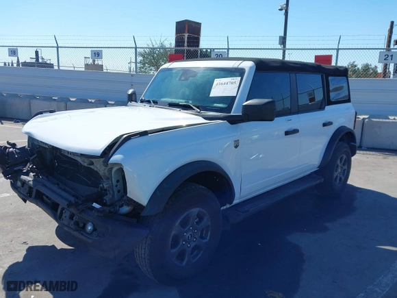 2022 Ford Bronco with VIN 1FMDE5BH9NLB39810, listed as a IAAI auction lot 41644705 with 31,982 mi miles. Bid and sale history available at carsss.com. Image 19.