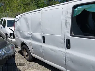 2019 Chevrolet Express Cargo Van with VIN 1GCWGAFP2K1347973, listed as a IAAI auction lot 41991559 with 70,050 mi miles. Bid and sale history available at carsss.com. Image 18.