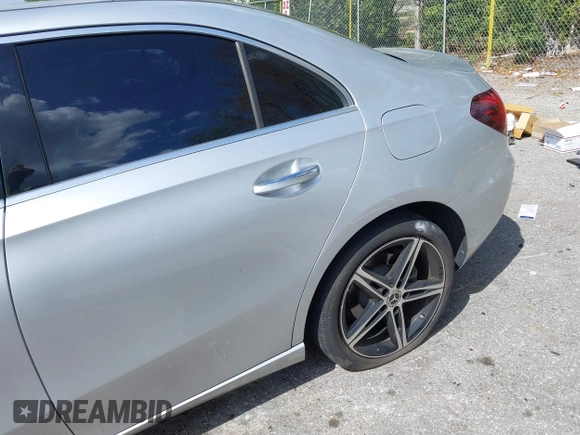 2020 Mercedes-Benz A 220 with VIN W1K3G4EB1LJ234968, listed as a IAAI auction lot 41707977 with 50,171 mi miles and . Bid and sale history available at DreamBid. Image 6.