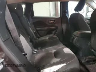 2014 Jeep Cherokee Latitude z VIN 1C4PJLCB0EW221659, wystawiony jako Copart lot #47098115 z przebiegiem 166 110 mil mil oraz Szkoda całkowita • Salvage title. Historia ofert i sprzedaży dostępna na DreamBid. Obrazek 11.