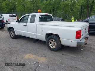 2007 Dodge Dakota ST z VIN 1D7HW22K07S202496, wystawiony jako IAAI lot #42319252 z przebiegiem 124 696 mil mil oraz . Historia ofert i sprzedaży dostępna na DreamBid. Obrazek 3.