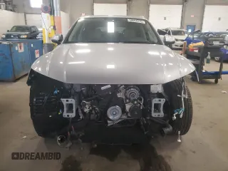 2024 Audi Q5 Premium z VIN WA1ABAFY1R2094807, wystawiony jako Copart lot #60664375 z przebiegiem 2 632 mil mil oraz Szkoda całkowita • Salvage title. Historia ofert i sprzedaży dostępna na DreamBid. Obrazek 5.