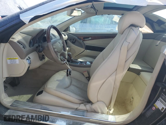 2008 Mercedes-Benz SL 550 z VIN WDBSK71FX8F137257, wystawiony jako Copart lot #76178034 z przebiegiem 28 123 mil mil oraz Nie do naprawy • Non repairable. Historia ofert i sprzedaży dostępna na DreamBid. Obrazek 7.