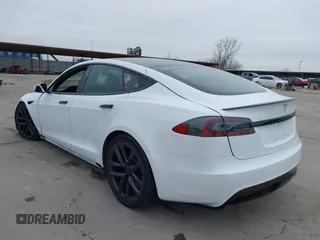 2021 Tesla Model S Plaid with VIN 5YJSA1E69MF452593, listed as a IAAI auction lot 41639406 with 1 mi miles. Bid and sale history available at carsss.com. Image 3.
