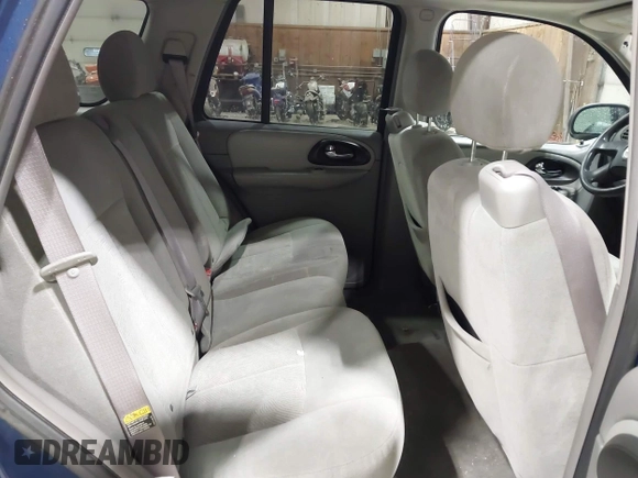 2005 Chevrolet TrailBlazer LT with VIN 1GNDT13S452336684, listed as a IAAI auction lot 42201460 with 139,327 mi miles and . Bid and sale history available at DreamBid. Image 8.