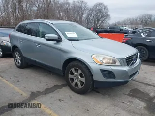 2012 Volvo XC60 3.2L с VIN YV4952DL3C2327880, выставлен на аукционе IAAI как лот 41215399 с пробегом 213 992 миль миль и . История ставок и продаж доступна на DreamBid. Изображение 1.