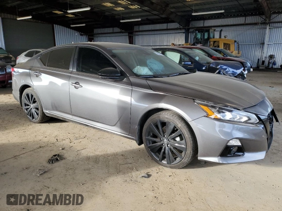 2022 Nissan Altima SR with VIN 1N4BL4CV8NN311996, listed as a Copart auction lot 44832225 with 30,976 mi miles and Salvage Title. Bid and sale history available at DreamBid. Image 4.