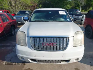 2007 GMC Yukon SLE w/3SA with VIN 1GKFC13C77R312288, listed as a IAAI auction lot 41970782 with 187,968 mi miles. Bid and sale history available at carsss.com. Image 6.