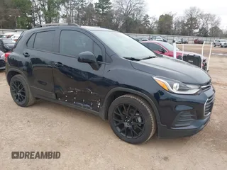 2021 Chevrolet Trax LT with VIN KL7CJLSB3MB337120, listed as a IAAI auction lot 41586431 with 41,462 mi miles. Bid and sale history available at carsss.com. Image 1.