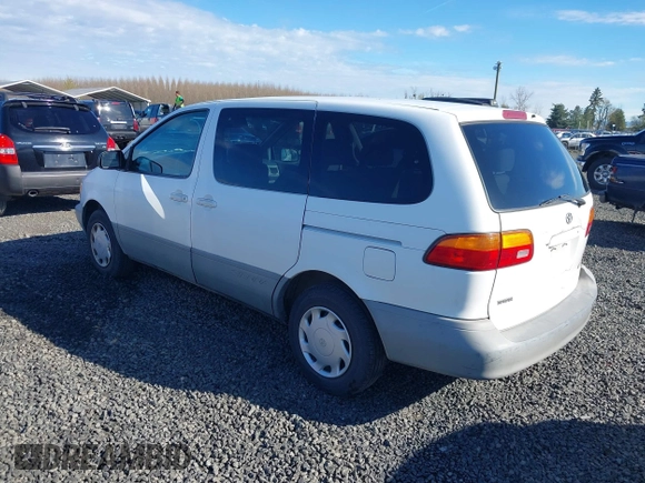 2000 Toyota Sienna CE with VIN 4T3ZF19C3YU189677, listed as a IAAI auction lot 41803833 with 201,661 mi miles. Bid and sale history available at carsss.com. Image 3.